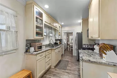 226 E 53rd Street, Long Beach, CA 90805 - Photo 17