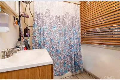 8995 Victoria Avenue, South Gate, CA 90280 - Photo 21