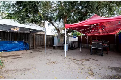 8995 Victoria Avenue, South Gate, CA 90280 - Photo 25