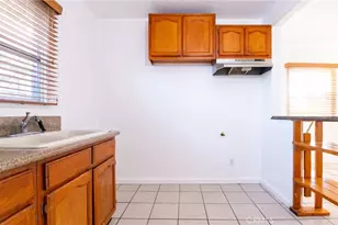 8995 Victoria Ave, South Gate, CA 90280 - Photo 9