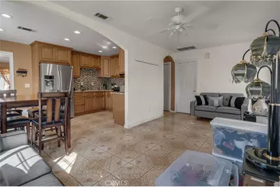 21931 Violeta Avenue, Hawaiian Gardens, CA 90716 - Photo 15