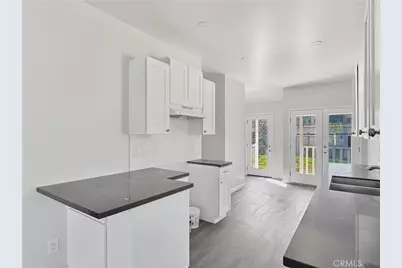 6915 Bonsallo, Los Angeles, CA 90044 - Photo 11