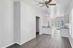 6915 Bonsallo, Los Angeles, CA 90044 - Photo 9