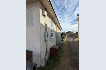 6915 Bonsallo, Los Angeles, CA 90044 - Photo 5