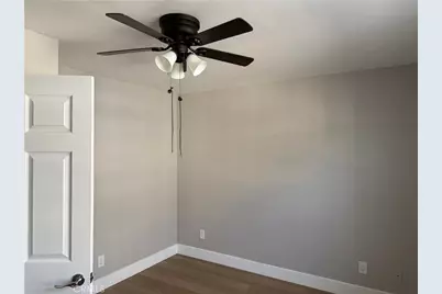 138 E 60th Street, Los Angeles, CA 90003 - Photo 15