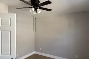 138 E 60th St, Los Angeles, CA 90003 - Photo 15