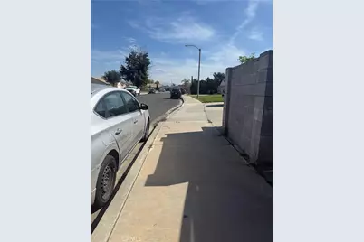 14733 Holly, Fontana, CA 92335 - Photo 3