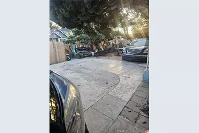 227 W 47th Street, Los Angeles, CA 90037 - Photo 7