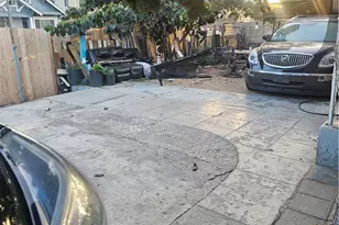 227 W 47th St, Los Angeles, CA 90037 - Photo 7