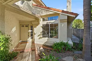 28360 Easton Ln, Saugus, CA 91350 - Photo 5