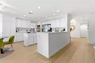 28360 Easton Ln, Saugus, CA 91350 - Photo 3