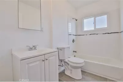 8932 Orchard, Los Angeles, CA 90044 - Photo 49