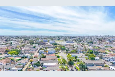 8932 Orchard, Los Angeles, CA 90044 - Photo 55