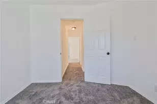 8932 Orchard, Los Angeles, CA 90044 - Photo 23