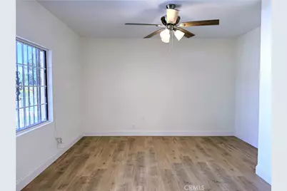 134 W 49th, Los Angeles, CA 90037 - Photo 11