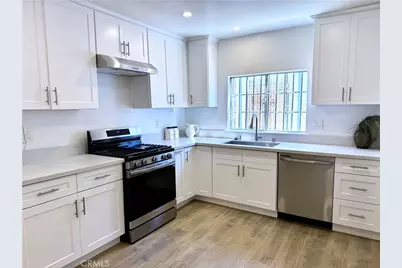 134 W 49th, Los Angeles, CA 90037 - Photo 13