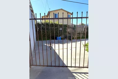 134 W 49th, Los Angeles, CA 90037 - Photo 29