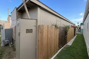 12265 Woodruff Ave, Downey, CA 90241 - Photo 13