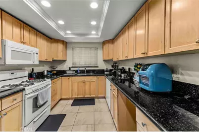 2101 E 21st #212, Signal Hill, CA 90755 - Photo 11