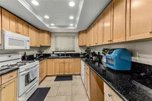 2101 E 21st, Signal Hill, CA 90755 - Photo 11