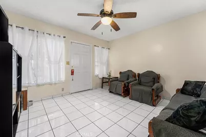 10208 S San Pedro Street, Los Angeles, CA 90003 - Photo 7