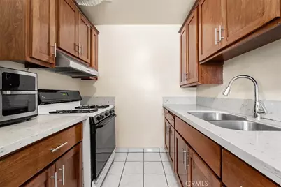 10208 S San Pedro Street, Los Angeles, CA 90003 - Photo 13