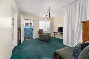 10208 S San Pedro St, Los Angeles, CA 90003 - Photo 15