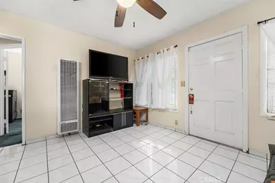 10208 S San Pedro Street, Los Angeles, CA 90003 - Photo 9