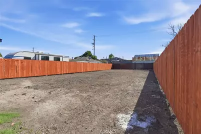 910 E 107th Street, Los Angeles, CA 90002 - Photo 35