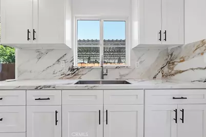 910 E 107th Street, Los Angeles, CA 90002 - Photo 33