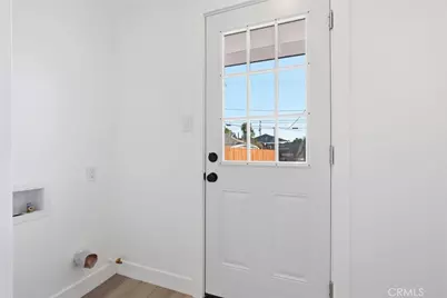 910 E 107th Street, Los Angeles, CA 90002 - Photo 9