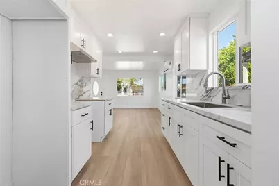 910 E 107th Street, Los Angeles, CA 90002 - Photo 15