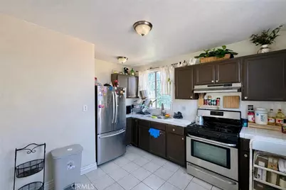 412 W 104th Street, Los Angeles, CA 90003 - Photo 17