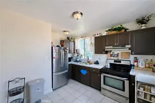 412 W 104th St, Los Angeles, CA 90003 - Photo 17