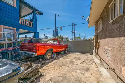 736 W 41st Place, Los Angeles, CA 90037 - Photo 37