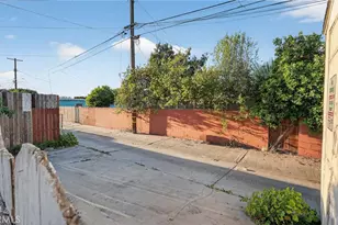 223 E Marker St, Long Beach, CA 90805 - Photo 29