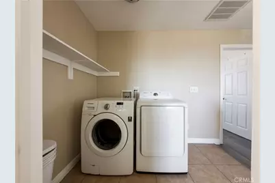 689 E 115, Los Angeles, CA 90059 - Photo 13