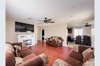 689 E 115, Los Angeles, CA 90059 - Photo 19