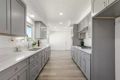 1258 W 121st, Los Angeles, CA 90044 - Photo 11