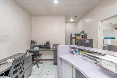 8464 California Avenue, South Gate, CA 90280 - Photo 15