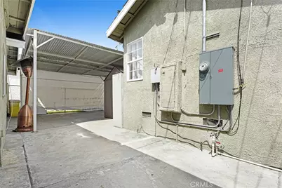 810 E 87th, Los Angeles, CA 90002 - Photo 23