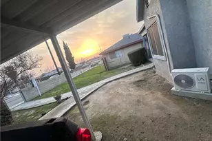 634 33rd, Bakersfield, CA 93301 - Photo 3