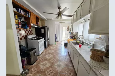 951 S Kern, Los Angeles, CA 90022 - Photo 21