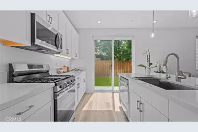 11755 Fenton, Sylmar, CA 91342 - Photo 9