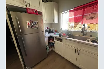 281 E 48th Street, Los Angeles, CA 90011 - Photo 5