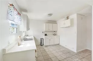 9027 Menlo, Los Angeles, CA 90044 - Photo 13