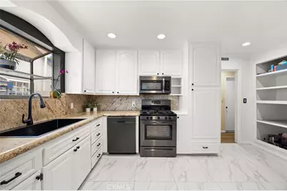 11213 Haskell Avenue, Granada Hills, CA 91344 - Photo 9