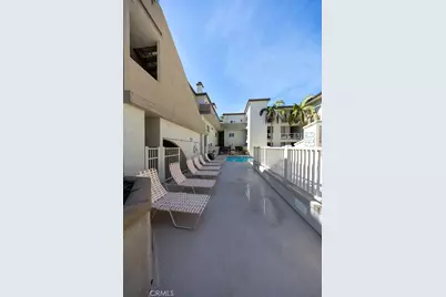 1516 Pacific Coast, Huntington Beach, CA 92648 - Photo 19