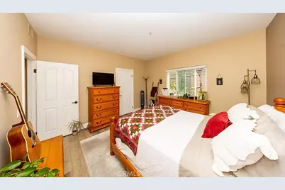 1516 Pacific Coast, Huntington Beach, CA 92648 - Photo 9