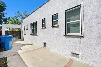 7422 Brighton, Los Angeles, CA 90047 - Photo 23